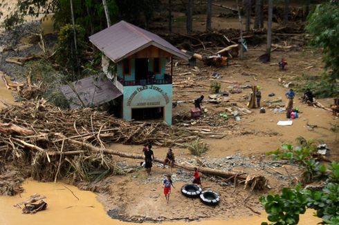 Detik-detik Banjir Bandang di Kawasan Wisata Sungai Landak, Warga: Suaranya Bikin Jantung Mau Copot