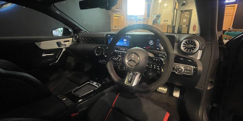 Interior Mercedes-AMG A45