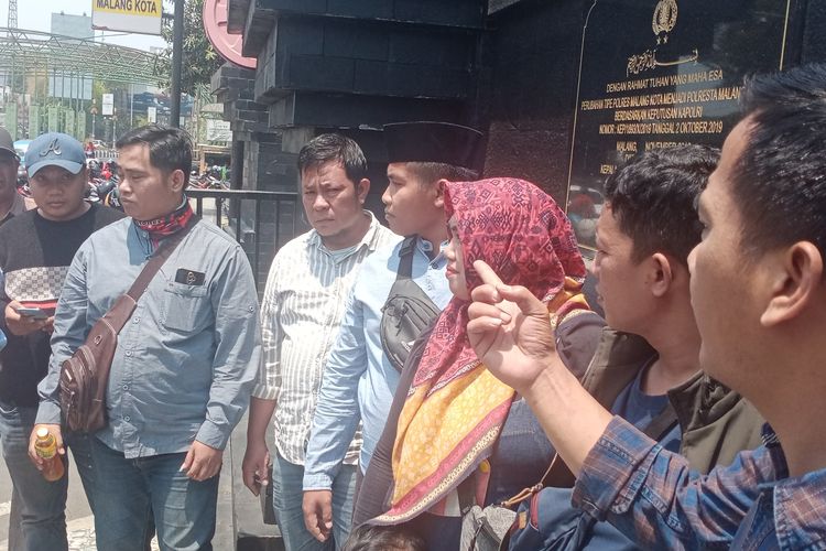 Sejumlah 17 orang merasa menjadi korban investasi bodong melapor ke Mapolresta Malang Kota pada Rabu (4/10/2023).
