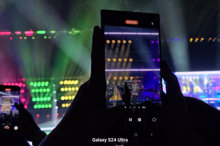 Ilustrasi Samsung Galaxy S24 Ultra cocok jadi HP konser 2024.