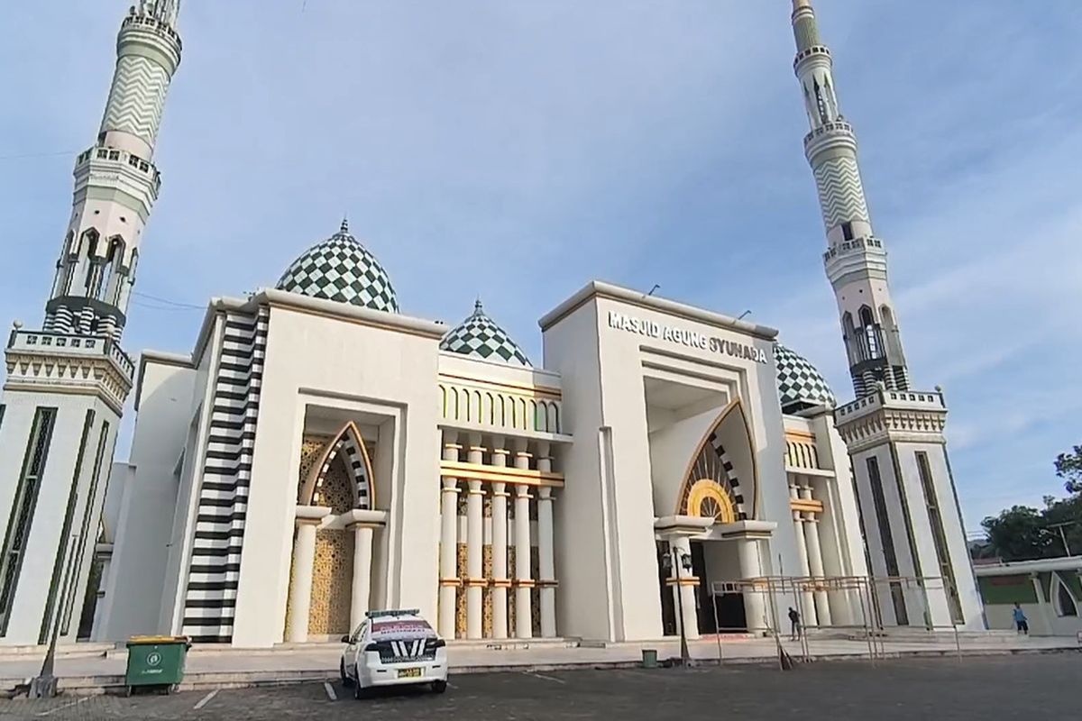 493 calon jemaah haji asal Kabupaten Polewali Mandar, Sulawesi Barat, mengikuti bimbingan manasik haji yang digelar Kementerian Agama (Kemenag) setempat di Masjid Agung Syuhada Pekkabata, Jumat (11/4/2025).