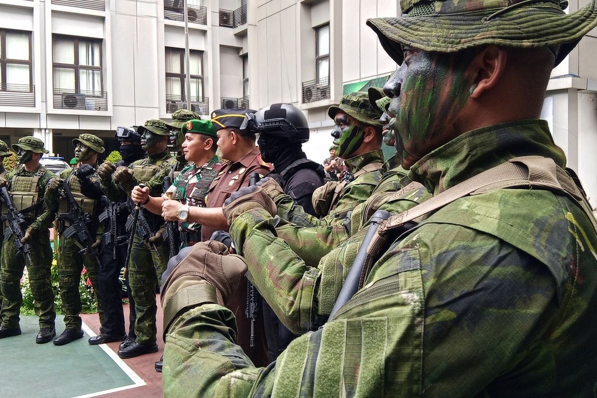 Apel bersama jaksa dan prajurit TNI di Kejaksaan Tinggi (Kejati) Jawa Tengah, Selasa (12/8/2025).
