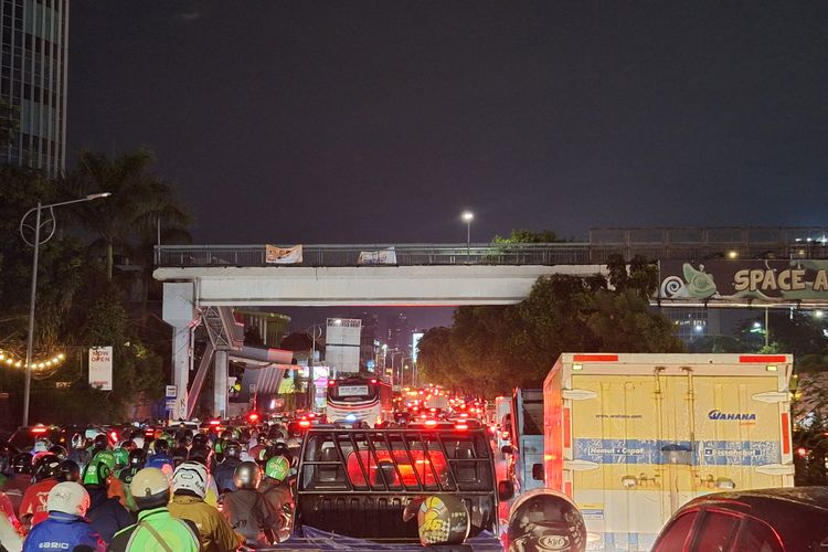 Atasi Macet di Jalan TB Simatupang, Jalur Tol Fatmawati Gratis Mulai Sore Ini