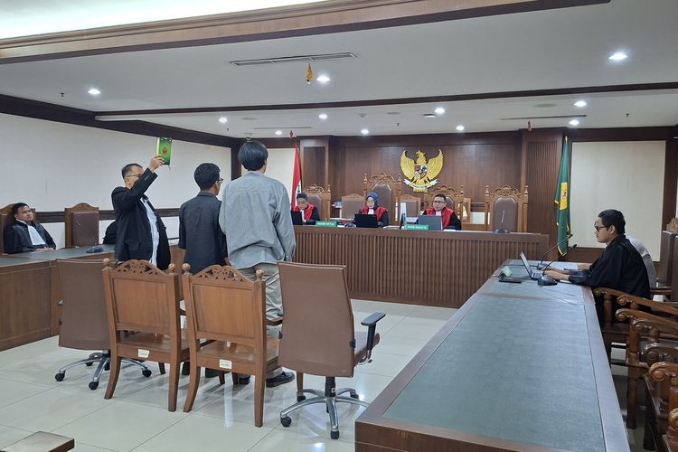 Aktivis dan Saksi Penangkapan Khariq Anhar di Bandara Dihadirkan dalam Sidang