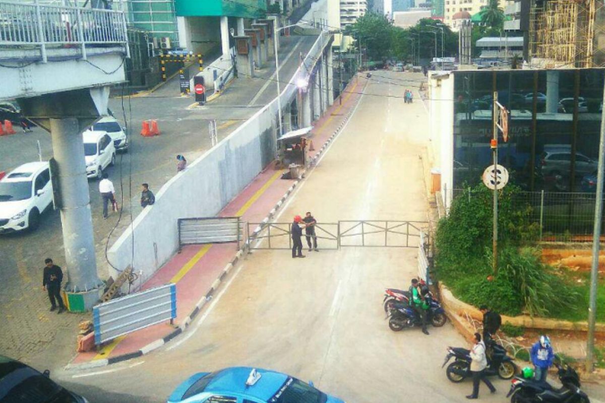 Jalan pintas di sebelah Plaza Semanggi, Jakarta Selatan yang sudah rampung pengerjaannya, Selasa (25/7/2017).