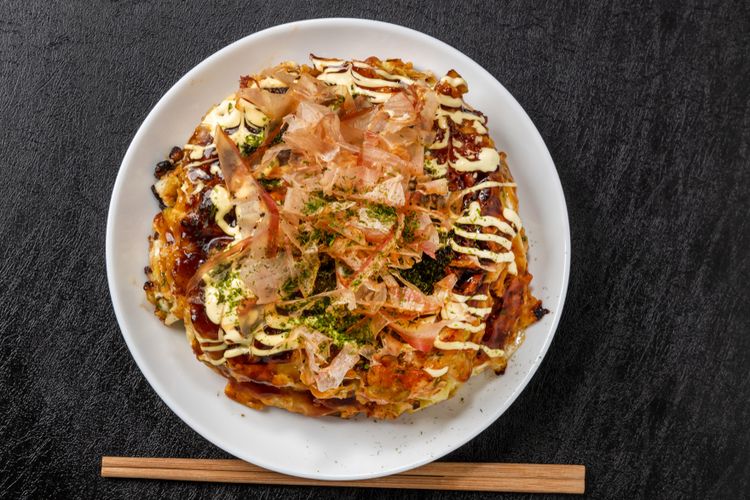 Ilustrasi okonomiyaki.