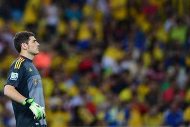 Penjaga gawang Spanyol, Iker Casillas, ketika melawan Brasil di final Piala Konfederasi, Minggu (30/6/2013).