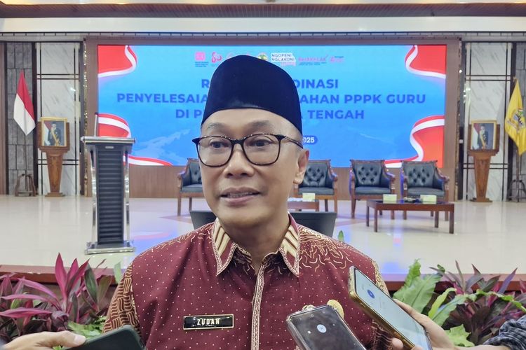 Kepala Badan Kepegawaian Negara (BKN) Zudan Arif Fakhrullah Kepala Badan Kepegawaian Negara (BKN) Zudan Arif Fakhrullah usai rakor penyelesaian masalah PPK di Jawa Tengah di Kantor BPSDMD Jawa Tengah, Jumat (1/8/2025).