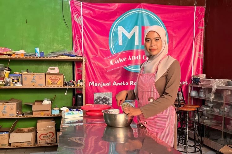 Lulusan FKIP Bahasa Inggris Ini Pilih Jadi Tukang Kue, Kini Raup Omzet hingga Rp 100 Juta