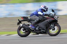 Mengejar ”Top Speed” Yamaha All New R15