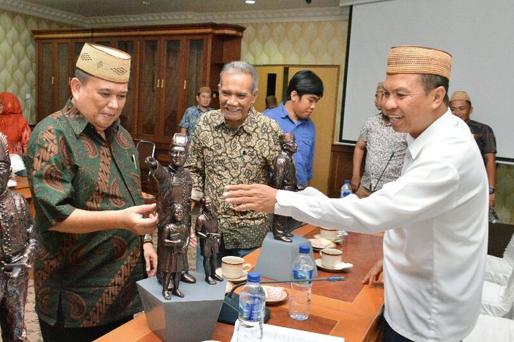 Sejumlah model patung mantan Presiden BJ Habibie hasil sayembara yang akan dijadikan monumen di Gorontalo.