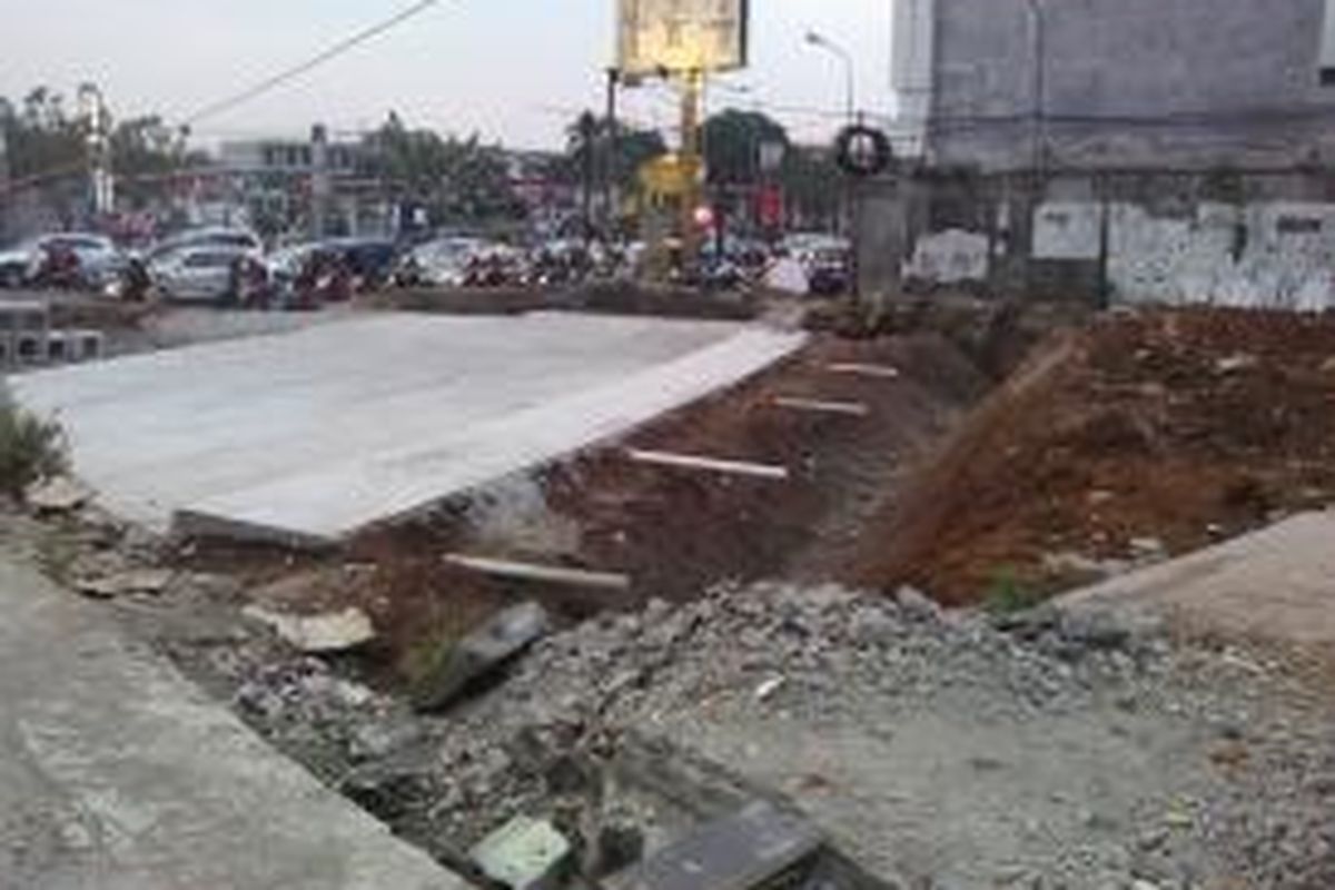 Pembangunan underpass di Jalan Margonda, Depok, Jawa Barat. Gambar diambil pada Rabu (15/10/2014).