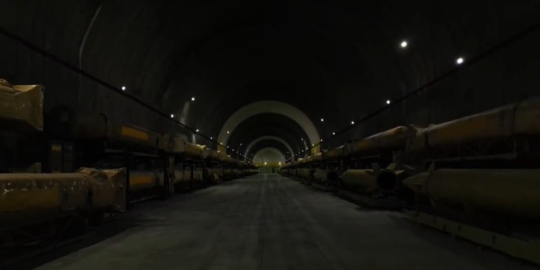 Koleksi ribuan misil di dalam kota rudal Iran