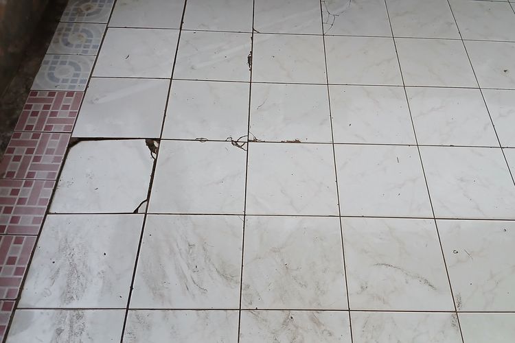 Panduan Membersihkan Rumah Setelah Hujan Abu, Jangan Langsung Disapu