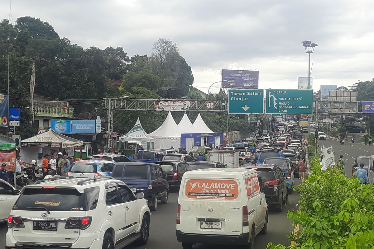 Polisi Imbau Pengendara Tak Gunakan Jalur Alternatif Menuju Puncak