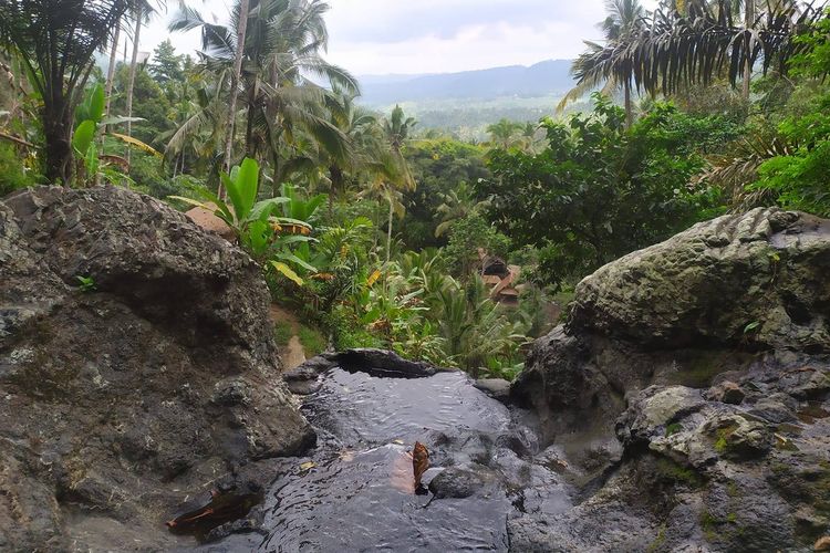 Gembleng Waterfall Wisata Tersembunyi di Karangasem Bali