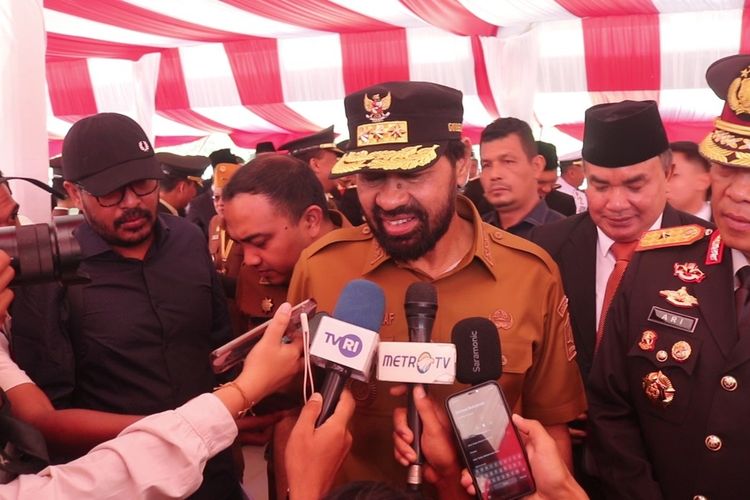 Gubernur Aceh, Muzakir Manaf, saat ditemui awak media usai menghadiri acara HUT Bhayangkara ke-79 di Lapangan Blang Padang, Selasa (1/7/2025).