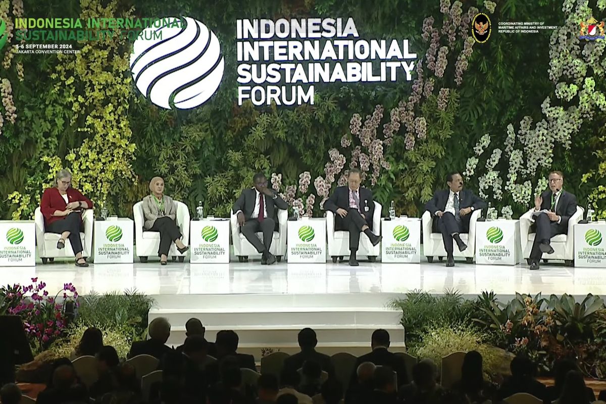 Tangkapan layar dari video yang menayangkan sesi diskusi panel dalam Indonesia Sustainability Forum (ISF) 2024 di Jakarta Convention Center (JCC), Jakarta, Kamis (5/9/2024).