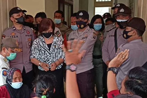 Wanita Ini Telanjang di Depan Anggota DPRD, Menderita karena PPKM, Menangis Memohon Bantuan