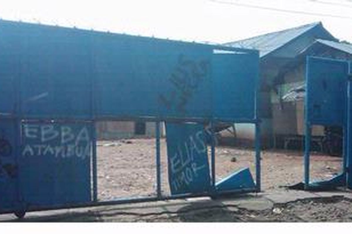 Lokasi bentrokan di sebuah tanah kosong samping komplek Taman Palem Lestari, Cengkareng, Jakarta Barat. 