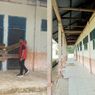 Siswa di Muna Barat Terpeleset Lantai Sekolah Rusak, Orangtua Segel Bangunan Tak Layak