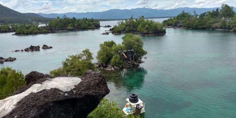 Wisata Tanjung Bongo di Kecamatan Galela, Kabupaten Halmahera Utara, Provinsi Maluku Utara, Senin (16/4/2018).