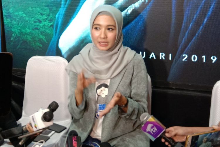 Laudya Cynthia Bella menghadiri peluncuran poster dan teaser trailer film Ambu di The Hook, Senopati, Jakarta Selatan, Kamis (25/10/2018).