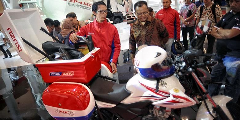 Isuzu mulai menyebar pasukan kilat layanan purna jual, pakai sepeda motor.