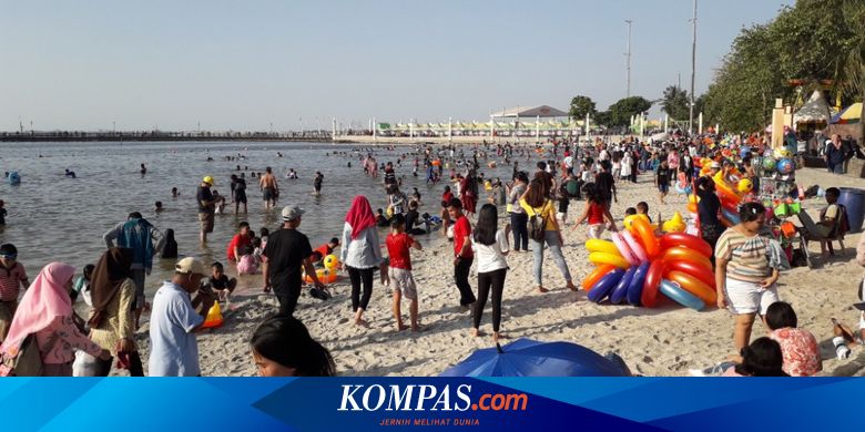 Pemandangan Hiruk Pikuk Pengunjung Pantai Ancol Di H 3 Lebaran