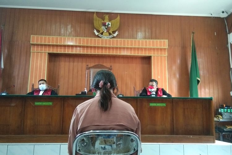 Valencya saat membacakan pleidoi di Pengadilan Negeri Karawang, Kamis (18/11/2021).