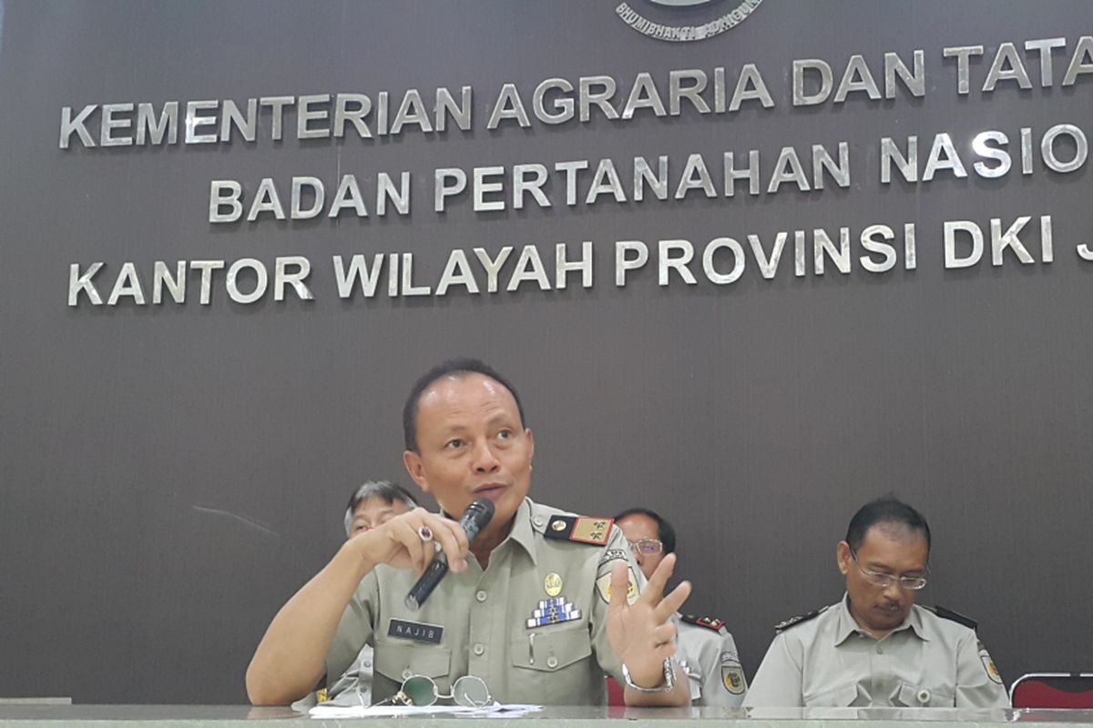 Kepala Kantor Wilayah Badan Pertanahan Nasional (BPN) DKI Jakarta Muhammad Najib Taufieq di Kantor Wilayah BPN DKI Jakarta, Jalan Taman Jatibaru, Jakarta Pusat, Selasa (29/8/2017).