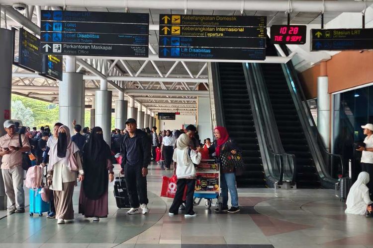 Sempat Terimbas Erupsi Gunung Anak Krakatau, Penerbangan ke Jakarta di Bandara SMB II Palembang Mulai Normal
