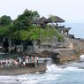 Tourists Flock Bali’s Tanah Lot in New Normal Travel Experience