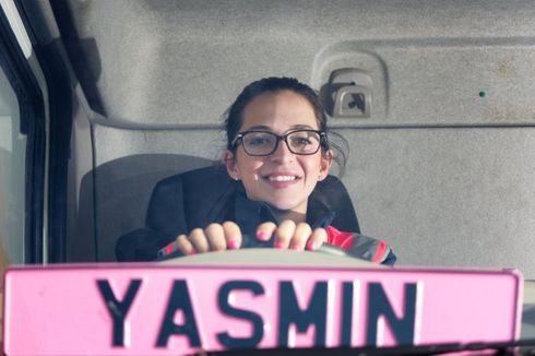 Kisah Yasmin Perempuan yang Jadi Sopir Truk, Ungkap Trik Membawa Kendaraan Besar