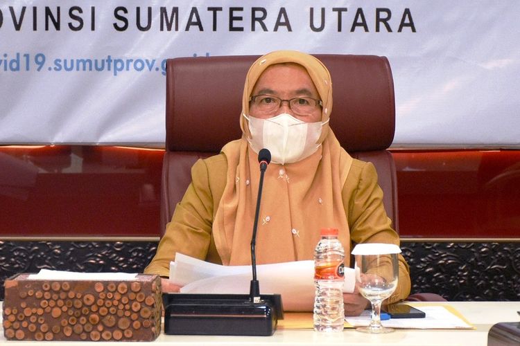 Sekdaprov Sumut R Sabrina mengikuti Rapat Koordinasi dan Supervisi Pencegahan Korupsi terkait pengamanan aset secara virtual di kantor gubernur Sumut, Senin (15/2/2021)