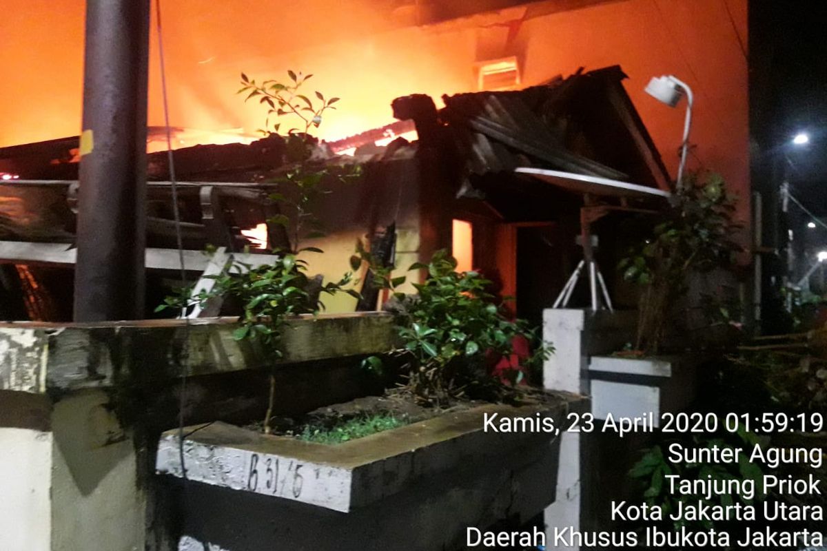 Kebakaran di Sunter Agung, Tanjung Priok, Jakarta Utara Kamis (23/4/2020)