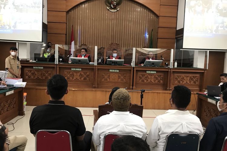 Sebanyak 11 orang saksi hadir dalam sidang kasus pembunuhan berencana terhadap Nofriansyah Yosua Hutabarat atau Brigadir J, dengan terdakwa Richard Eliezer Pudihang Lumiu atau Bharada E, hari ini, Senin (31/10/2022).