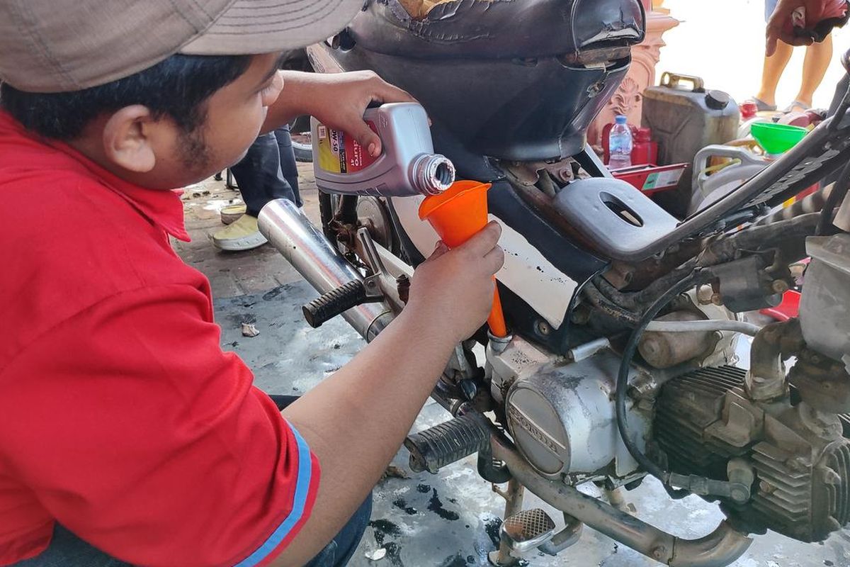 Ganti oli gratis untuk motor yang terdampak banjir