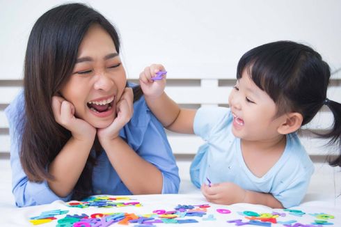 Jangan Salah Strategi, Ini 8 Tips Berkomunikasi dengan Anak