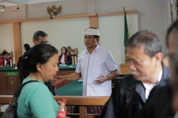 Eks Wagub Bali, I Ketut Sudikerta dalam sidang vonis di PN Denpasar, Jumat (20/12/2019)