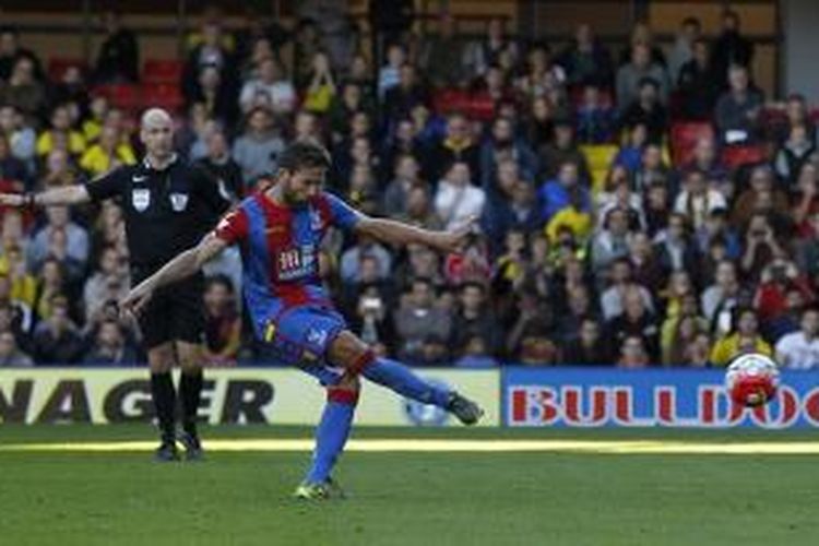 Yohan Cabaye tentukan kemenangan Crystal Palace atas Watford, Minggu (27/9/2015). 