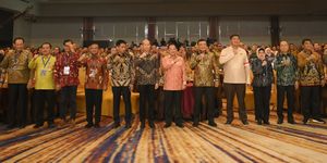 Jajaran menteri dalam acara Apresiasi Pemerintah Daerah Berprestasi Tahun 2026 Regional Sulawesi. 