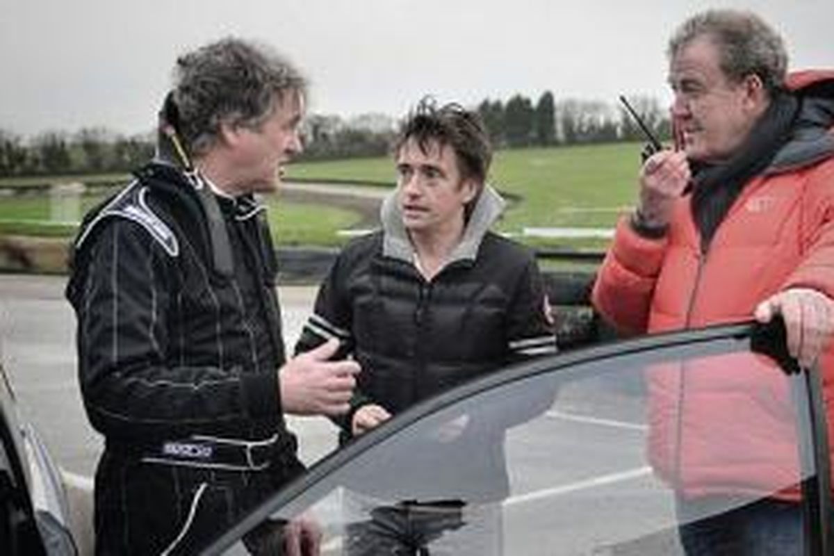 Jeremy Clarkson bersama dua rekannya James May dan Richard Hammond