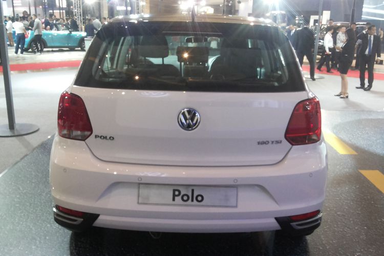 Varian terbaru Volkswagen Polo VRS yang diperkenalkan di ajang Indonesia International Motor Show (IIMS) di JIExpo Kemayoran, Jakarta, Kamis (19/4/2018).