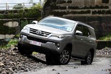 Respon Toyota Soal Mobkas Toyota Fortuner