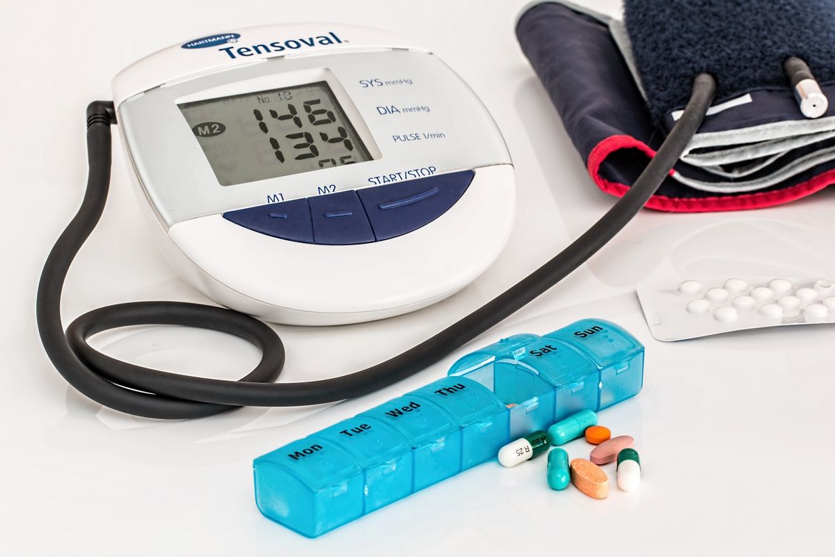 Ilustrasi alat pengukur tekanan darah