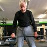 Kakek 96 Tahun Rayakan Ulang Tahun dengan Mencoba Latihan CrossFit