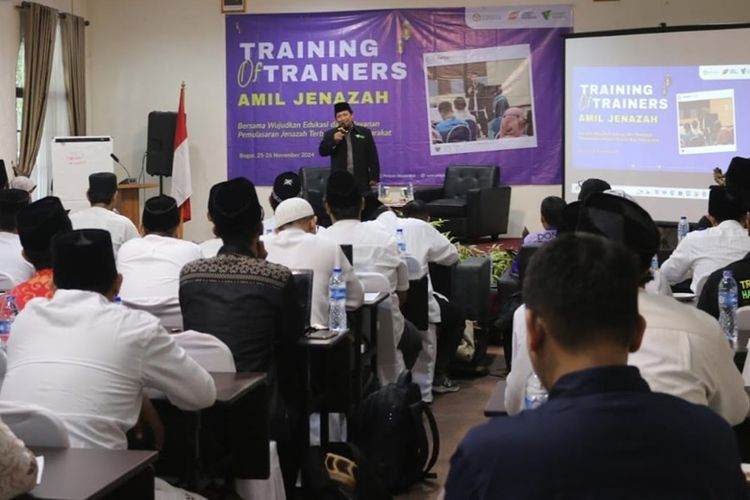 Untuk meningkatkan pelayanan kepada masyarakat, terutama dalam hal pemulasaran jenazah, Lembaga Pelayan Masyarakat (LPM) Dompet Dhuafa gelar Training of Trainer Amil Jenazah di Sentul, Bogor, Senin s.d. Selasa (25-26/11/2024).