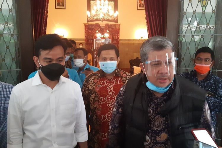 Wakil Ketua Umum Partai Gelora Fahri Hamzah bertemu Wali Kota Solo Gibran Rakabuming Raka di Loji Gandrung Solo, Jawa Tengah, Sabtu (27/3/2021).