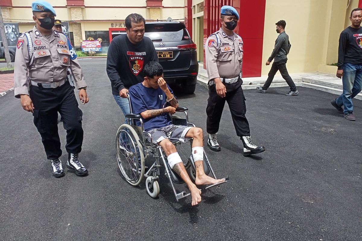 Jajaran Satuan Reserse Kriminal (Satreskrim) Polresta Bandung amankan salah satu anggota geng motor yang tega membacok hingga tewas seorang remaja asal Kecamatan Majalaya, pada Jumat (3/2/2023) lalu.